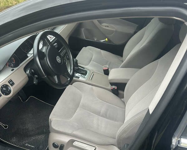 Черный Фольксваген Пассат, объемом двигателя 1.8 л и пробегом 293 тыс. км за 7000 $, фото 8 на Automoto.ua