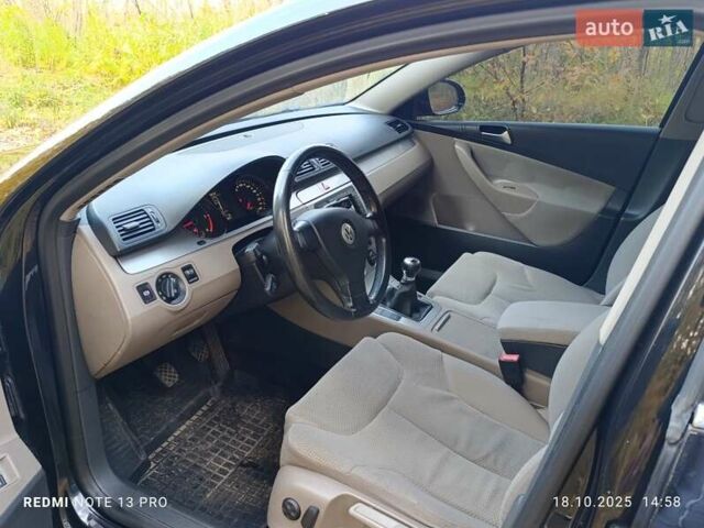 Черный Фольксваген Пассат, объемом двигателя 1.97 л и пробегом 301 тыс. км за 6700 $, фото 32 на Automoto.ua