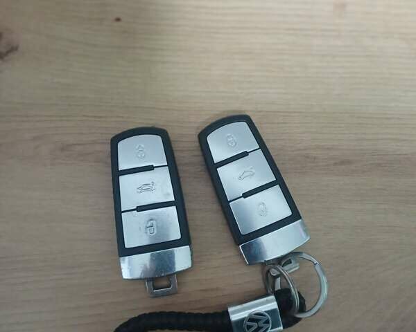 Черный Фольксваген Пассат, объемом двигателя 1.97 л и пробегом 253 тыс. км за 7800 $, фото 20 на Automoto.ua