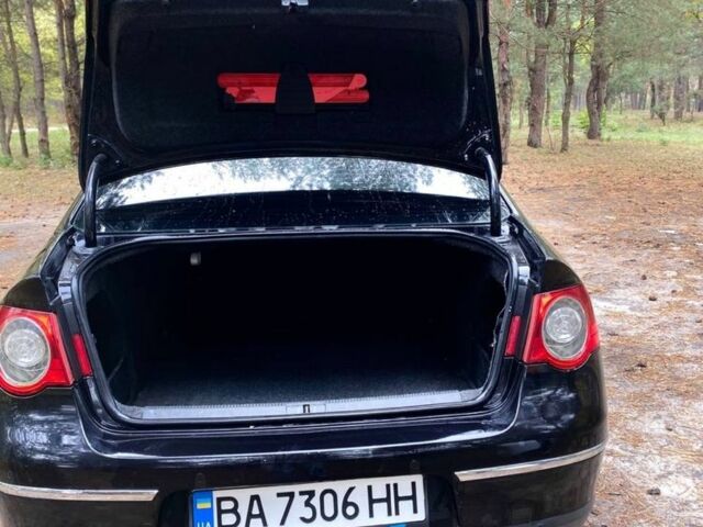 Черный Фольксваген Пассат, объемом двигателя 1.8 л и пробегом 340 тыс. км за 5200 $, фото 8 на Automoto.ua