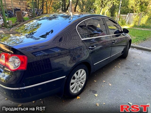 Черный Фольксваген Пассат, объемом двигателя 1.8 л и пробегом 157 тыс. км за 7200 $, фото 1 на Automoto.ua