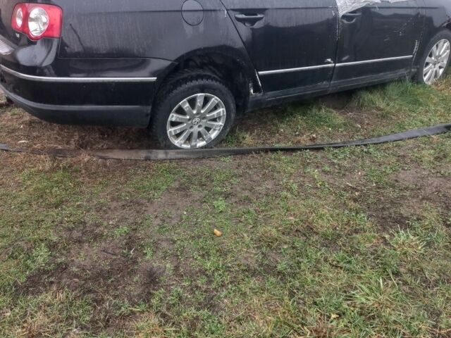 Черный Фольксваген Пассат, объемом двигателя 1.8 л и пробегом 300 тыс. км за 284 $, фото 4 на Automoto.ua