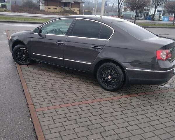 Черный Фольксваген Пассат, объемом двигателя 2 л и пробегом 270 тыс. км за 8590 $, фото 9 на Automoto.ua