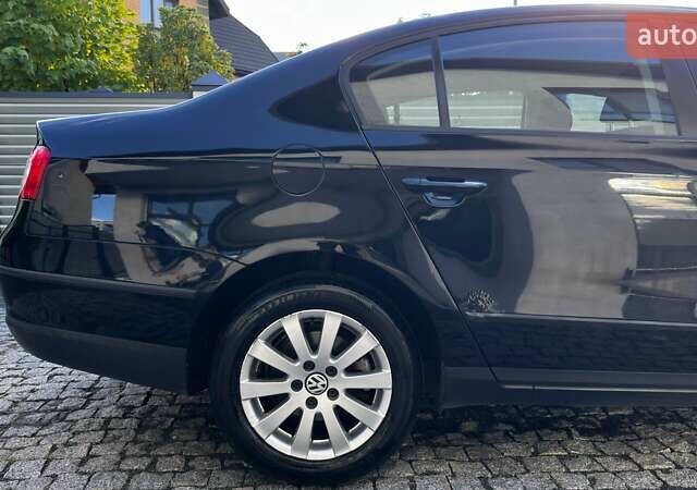Чорний Фольксваген Пассат, об'ємом двигуна 1.8 л та пробігом 211 тис. км за 6500 $, фото 10 на Automoto.ua