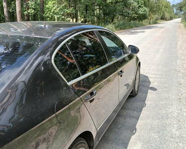 Черный Фольксваген Пассат, объемом двигателя 1.8 л и пробегом 262 тыс. км за 5200 $, фото 9 на Automoto.ua