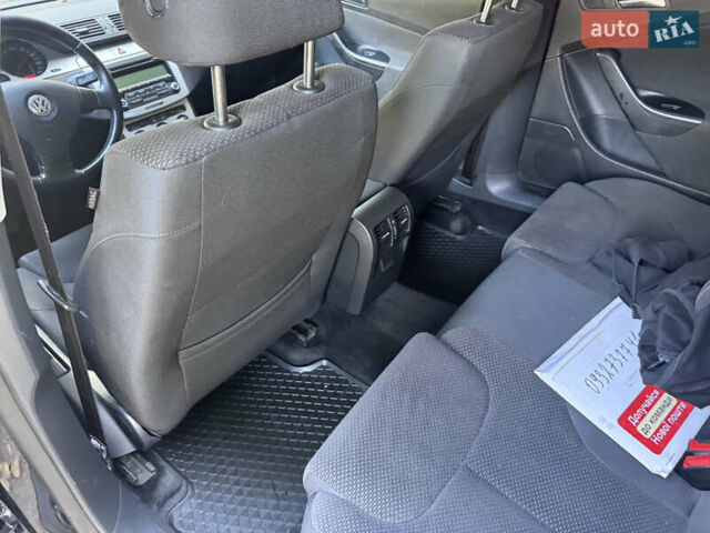 Черный Фольксваген Пассат, объемом двигателя 1.8 л и пробегом 158 тыс. км за 7000 $, фото 3 на Automoto.ua