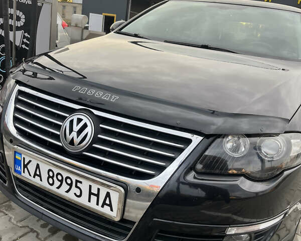 Черный Фольксваген Пассат, объемом двигателя 1.8 л и пробегом 287 тыс. км за 6500 $, фото 4 на Automoto.ua