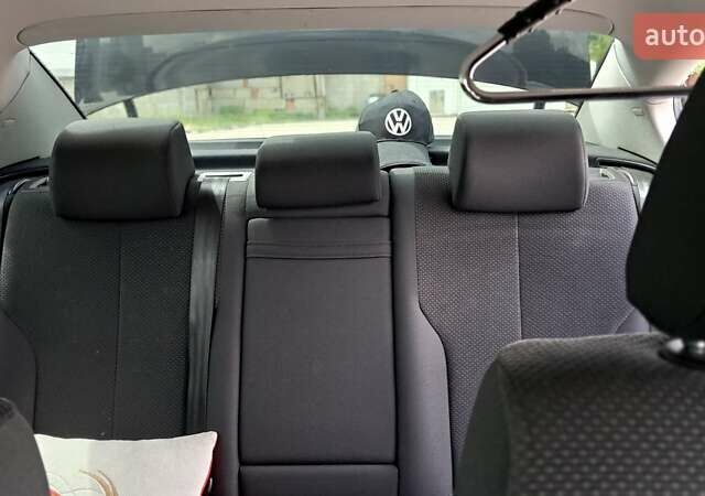 Чорний Фольксваген Пассат, об'ємом двигуна 1.8 л та пробігом 255 тис. км за 7000 $, фото 10 на Automoto.ua