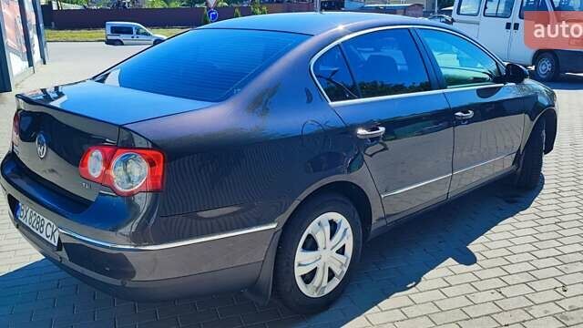 Чорний Фольксваген Пассат, об'ємом двигуна 1.8 л та пробігом 226 тис. км за 5900 $, фото 1 на Automoto.ua