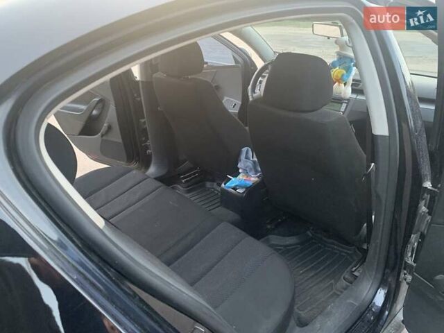 Черный Фольксваген Пассат, объемом двигателя 1.97 л и пробегом 305 тыс. км за 6700 $, фото 1 на Automoto.ua