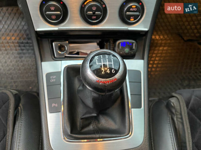 Черный Фольксваген Пассат, объемом двигателя 1.98 л и пробегом 228 тыс. км за 7500 $, фото 27 на Automoto.ua