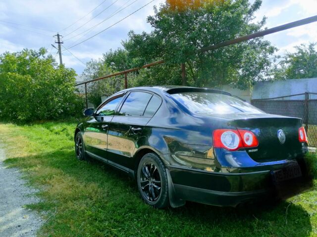 Чорний Фольксваген Пассат, об'ємом двигуна 1.8 л та пробігом 218 тис. км за 6500 $, фото 3 на Automoto.ua