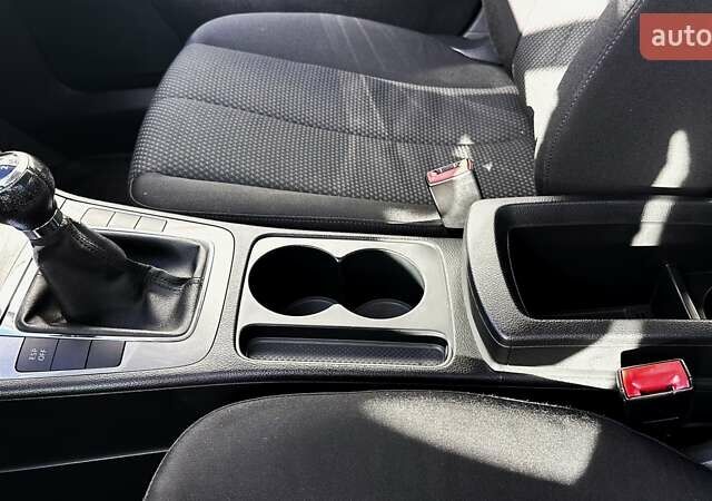 Чорний Фольксваген Пассат, об'ємом двигуна 1.8 л та пробігом 211 тис. км за 6500 $, фото 48 на Automoto.ua