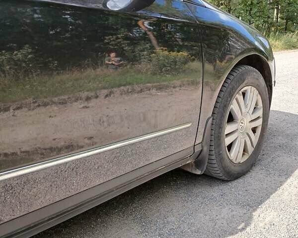 Черный Фольксваген Пассат, объемом двигателя 1.8 л и пробегом 262 тыс. км за 5200 $, фото 10 на Automoto.ua