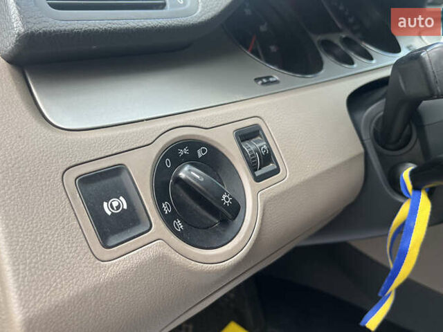 Черный Фольксваген Пассат, объемом двигателя 1.8 л и пробегом 356 тыс. км за 6900 $, фото 9 на Automoto.ua