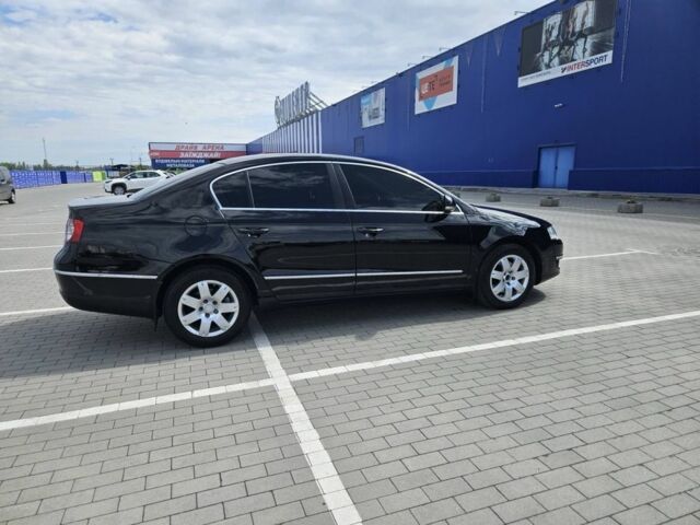 Черный Фольксваген Пассат, объемом двигателя 2 л и пробегом 350 тыс. км за 5900 $, фото 2 на Automoto.ua