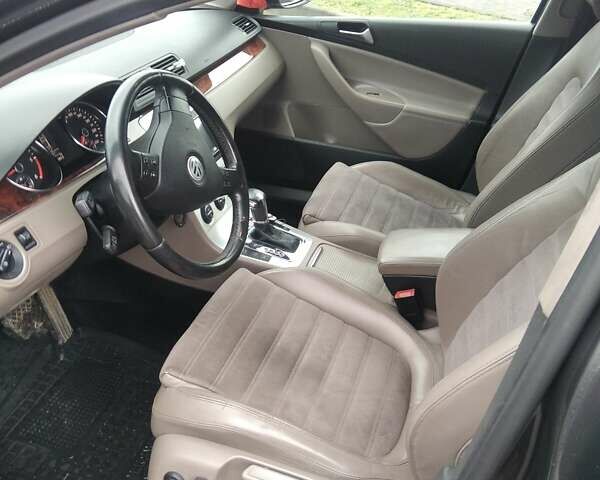 Черный Фольксваген Пассат, объемом двигателя 2 л и пробегом 270 тыс. км за 8590 $, фото 6 на Automoto.ua