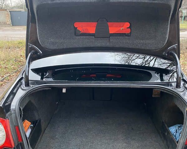 Черный Фольксваген Пассат, объемом двигателя 1.39 л и пробегом 250 тыс. км за 5500 $, фото 9 на Automoto.ua