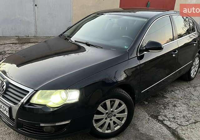 Черный Фольксваген Пассат, объемом двигателя 1.8 л и пробегом 279 тыс. км за 6200 $, фото 7 на Automoto.ua