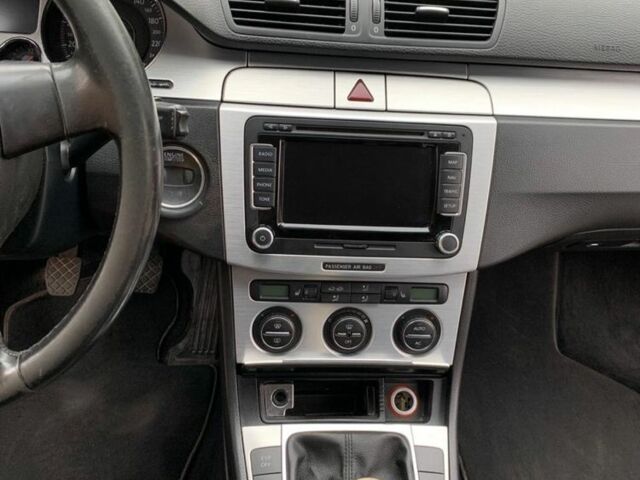 Фольксваген Пассат 2008 в Киеве на Automoto.ua Черный Фольксваген Пассат, объемом двигателя 2 л и пробегом 450 тыс. км за 5500 $, фото 7 на Automoto.ua