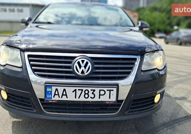 Чорний Фольксваген Пассат, об'ємом двигуна 1.8 л та пробігом 255 тис. км за 7000 $, фото 13 на Automoto.ua