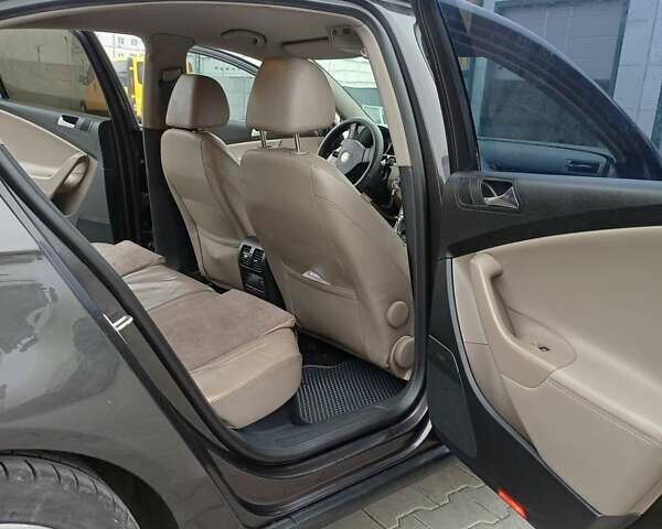 Черный Фольксваген Пассат, объемом двигателя 1.97 л и пробегом 253 тыс. км за 7800 $, фото 12 на Automoto.ua