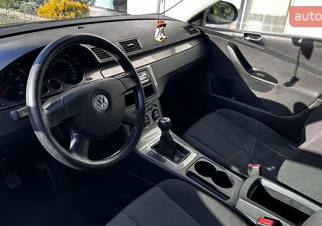 Чорний Фольксваген Пассат, об'ємом двигуна 1.8 л та пробігом 211 тис. км за 6500 $, фото 22 на Automoto.ua