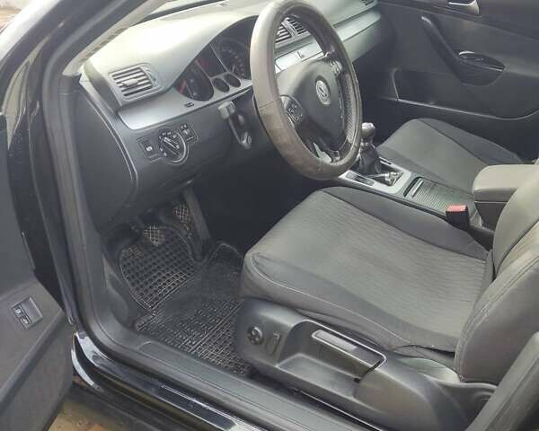 Черный Фольксваген Пассат, объемом двигателя 1.97 л и пробегом 400 тыс. км за 5950 $, фото 13 на Automoto.ua