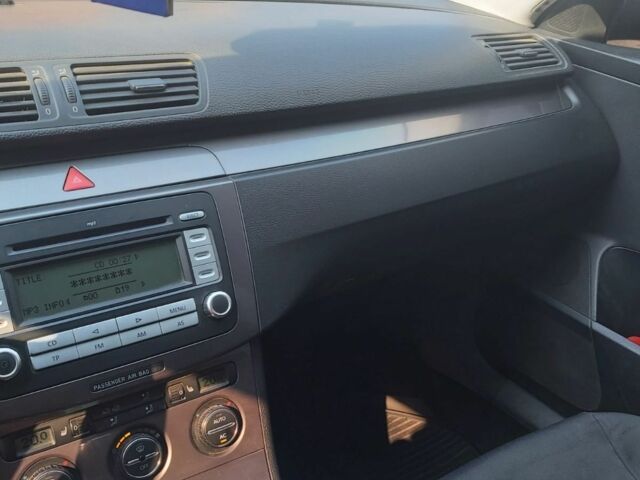 Черный Фольксваген Пассат, объемом двигателя 1.9 л и пробегом 392 тыс. км за 5700 $, фото 5 на Automoto.ua