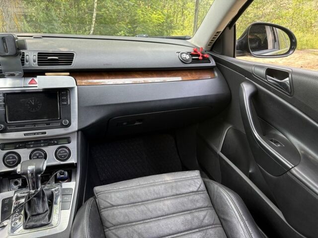 Чорний Фольксваген Пассат, об'ємом двигуна 3.2 л та пробігом 217 тис. км за 4500 $, фото 5 на Automoto.ua