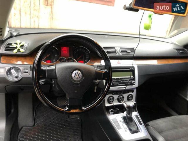 Чорний Фольксваген Пассат, об'ємом двигуна 2 л та пробігом 270 тис. км за 7700 $, фото 1 на Automoto.ua
