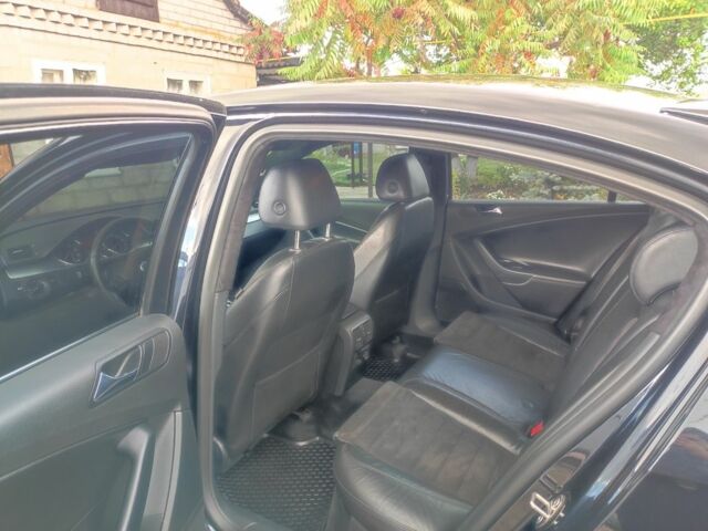 Черный Фольксваген Пассат, объемом двигателя 2 л и пробегом 130 тыс. км за 8000 $, фото 4 на Automoto.ua