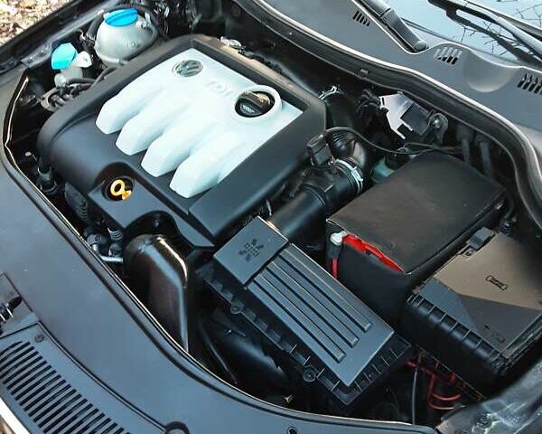 Черный Фольксваген Пассат, объемом двигателя 1.9 л и пробегом 215 тыс. км за 7800 $, фото 16 на Automoto.ua