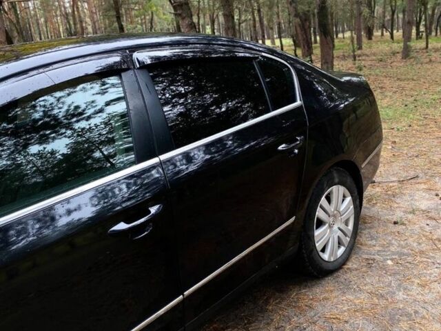 Черный Фольксваген Пассат, объемом двигателя 1.8 л и пробегом 340 тыс. км за 5200 $, фото 2 на Automoto.ua