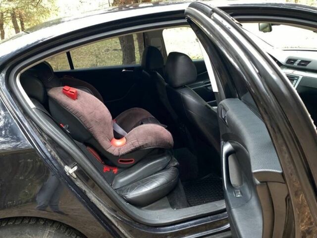 Черный Фольксваген Пассат, объемом двигателя 1.8 л и пробегом 340 тыс. км за 5200 $, фото 7 на Automoto.ua