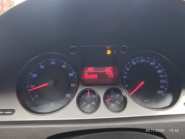 Черный Фольксваген Пассат, объемом двигателя 1.8 л и пробегом 250 тыс. км за 5900 $, фото 18 на Automoto.ua