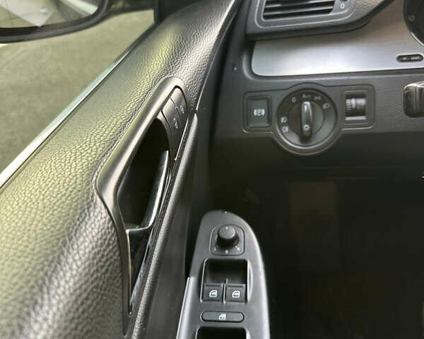 Черный Фольксваген Пассат, объемом двигателя 2 л и пробегом 270 тыс. км за 6800 $, фото 14 на Automoto.ua