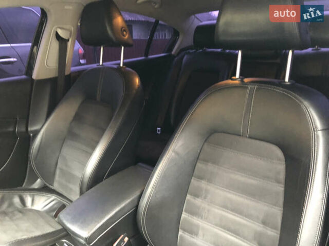 Чорний Фольксваген Пассат, об'ємом двигуна 2 л та пробігом 270 тис. км за 7700 $, фото 2 на Automoto.ua