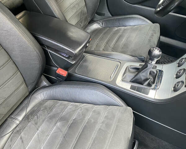 Черный Фольксваген Пассат, объемом двигателя 1.97 л и пробегом 296 тыс. км за 8500 $, фото 18 на Automoto.ua