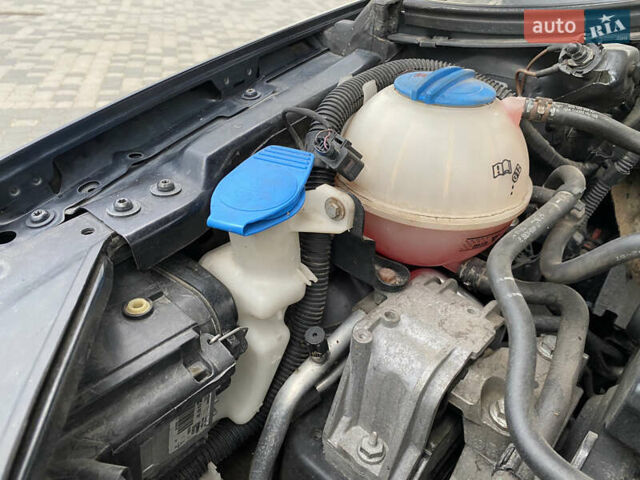 Черный Фольксваген Пассат, объемом двигателя 1.98 л и пробегом 228 тыс. км за 7500 $, фото 20 на Automoto.ua