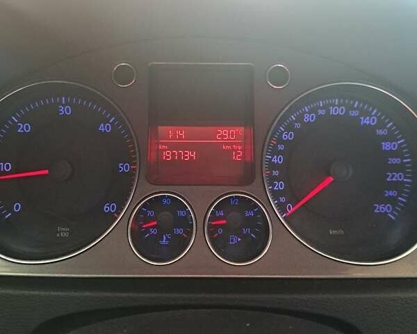 Черный Фольксваген Пассат, объемом двигателя 2 л и пробегом 197 тыс. км за 6900 $, фото 10 на Automoto.ua