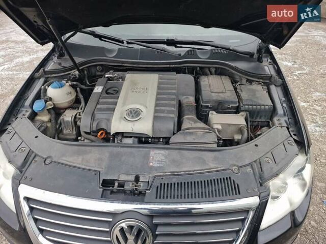 Черный Фольксваген Пассат, объемом двигателя 2 л и пробегом 236 тыс. км за 7000 $, фото 1 на Automoto.ua