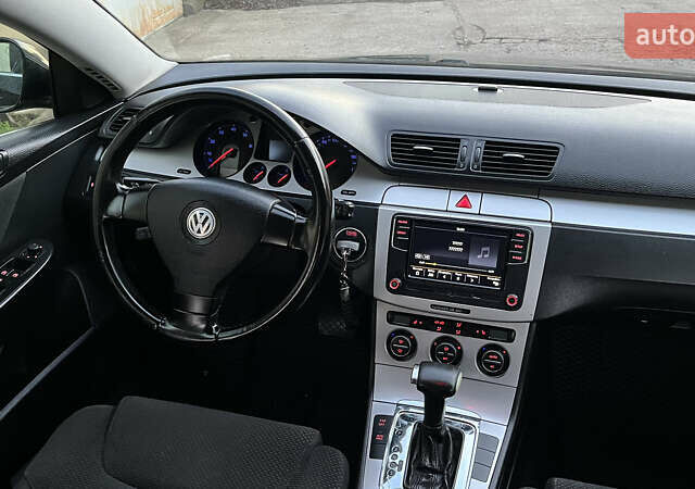 Черный Фольксваген Пассат, объемом двигателя 1.8 л и пробегом 279 тыс. км за 6200 $, фото 24 на Automoto.ua