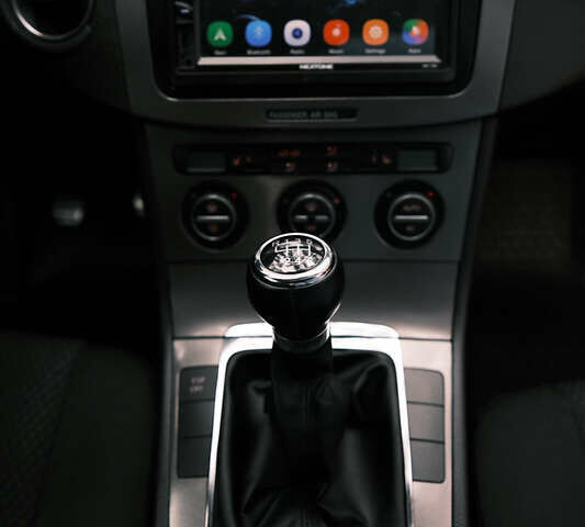 Чорний Фольксваген Пассат, об'ємом двигуна 1.8 л та пробігом 242 тис. км за 5000 $, фото 31 на Automoto.ua