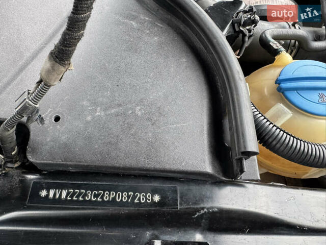 Черный Фольксваген Пассат, объемом двигателя 1.97 л и пробегом 320 тыс. км за 4999 $, фото 32 на Automoto.ua