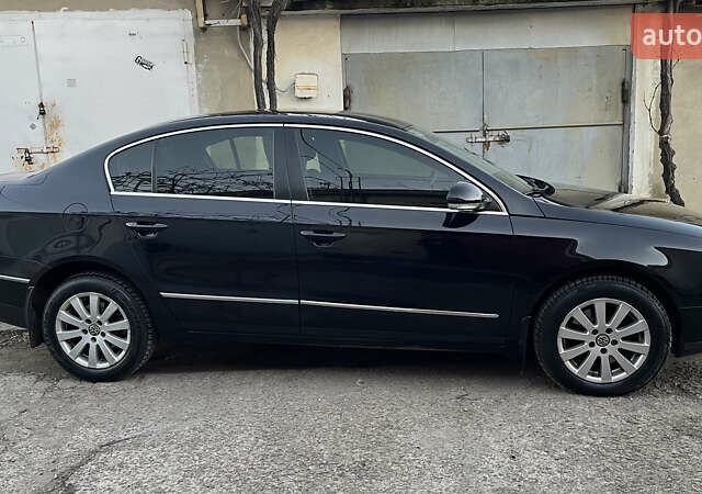 Черный Фольксваген Пассат, объемом двигателя 1.8 л и пробегом 279 тыс. км за 6200 $, фото 31 на Automoto.ua