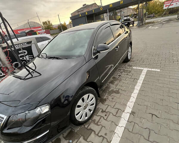 Черный Фольксваген Пассат, объемом двигателя 1.8 л и пробегом 287 тыс. км за 6500 $, фото 10 на Automoto.ua