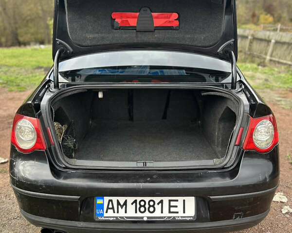 Фольксваген Пассат 2008 в Коростене на Automoto.ua Черный Фольксваген Пассат, объемом двигателя 1.8 л и пробегом 382 тыс. км за 6000 $, фото 3 на Automoto.ua