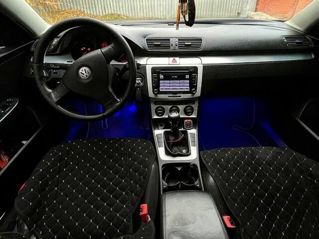 Черный Фольксваген Пассат, объемом двигателя 1.8 л и пробегом 270 тыс. км за 5200 $, фото 10 на Automoto.ua