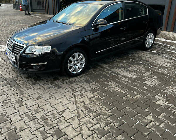 Черный Фольксваген Пассат, объемом двигателя 1.6 л и пробегом 199 тыс. км за 7950 $, фото 6 на Automoto.ua